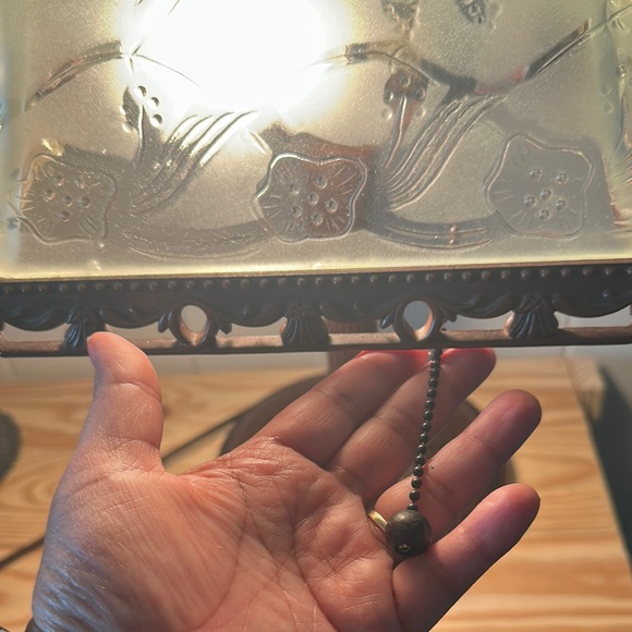 Vintage Style Bronze and Cream Table Lamp - Picture 8 of 11